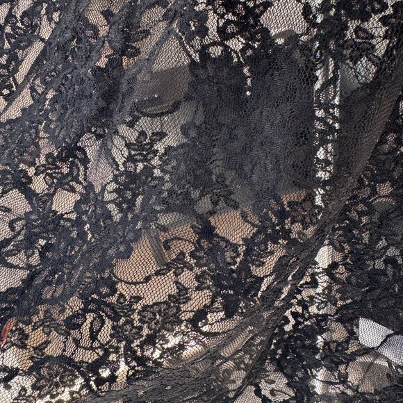 Sleeveless Black Lace Top - Picture 4 of 6